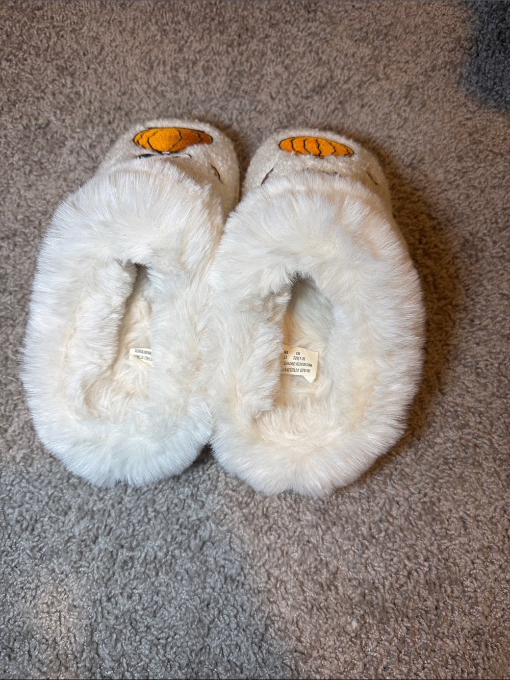 American Eagle Outfitters Cream Fuzzy Slip-On Slippers with Pumpkin & Snoopy - Picture 4 of 5